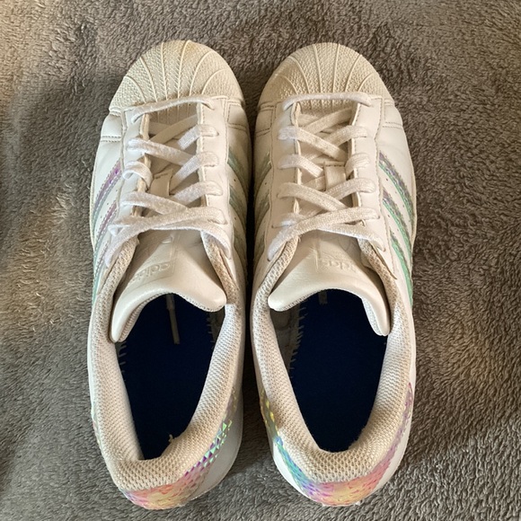 / for $25 ADIDAS Superstar 3D Hologram 2.0 Iridescent Shoes Big Kids Size 5.5 - Picture 2 of 14